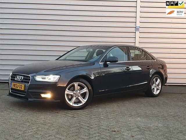 Blauw Gebruikt 2013 Audi A4 Business Sedan | € 9.295 (Eerlijke prijs) - Afbeelding 1/4
