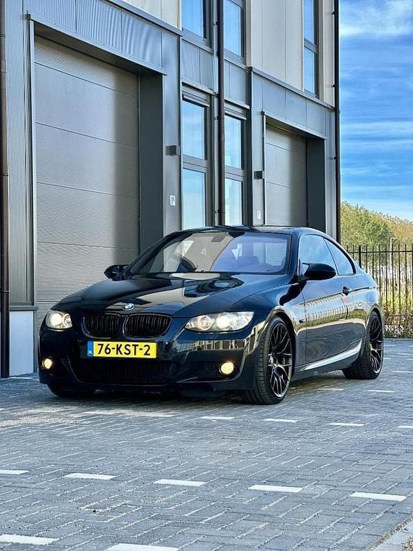 Zwart Gebruikt 2006 BMW 335 Coupé | € 15.495 - Afbeelding 1/1
