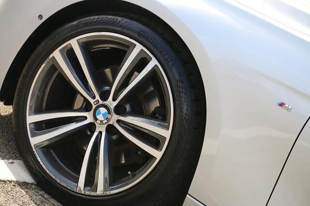 Occasion BMW 330 Executive 252 PK (185 kW) 2017 Grijs (metallic) Stationwagen