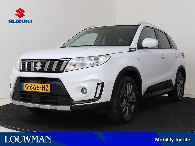 Wit metallic Gebruikt 2019 Suzuki Vitara SUV | € 17.945 (Eerlijke prijs) - Afbeelding 1/4