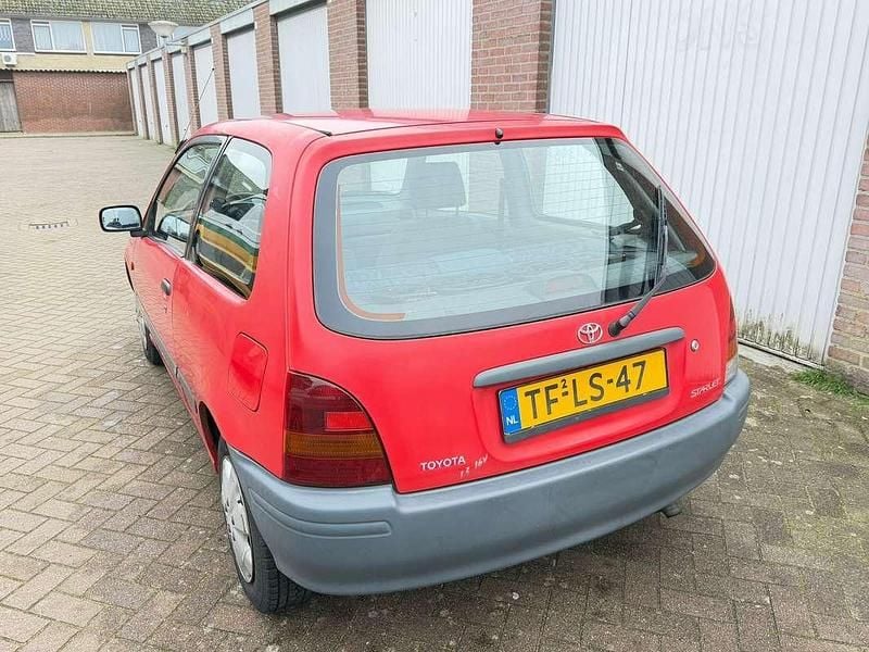 Occasion Toyota Starlet 75 PK (55 kW) 1998 Rood Hatchback