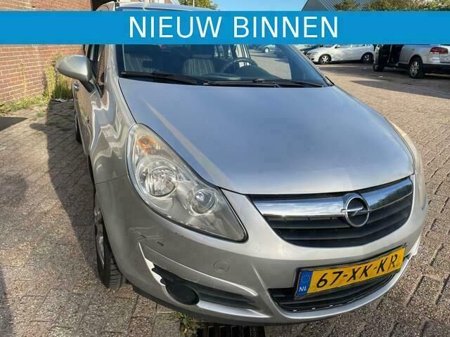 Grijs Occasion 2007 Opel Corsa Essentia Hatchback | € 1.449 (Iets duurder) - Afbeelding 1/4