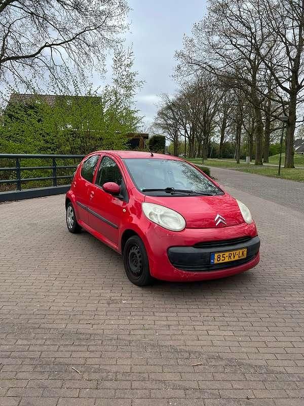 Rood Gebruikt 2005 Citroën C1 Hatchback | € 1.600 (Eerlijke prijs) - Afbeelding 1/4