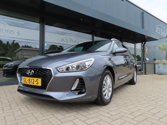 Grijs, metallic lak Gebruikt 2018 Hyundai i30 Stationwagen | € 13.950 (Eerlijke prijs) - Afbeelding 1/4