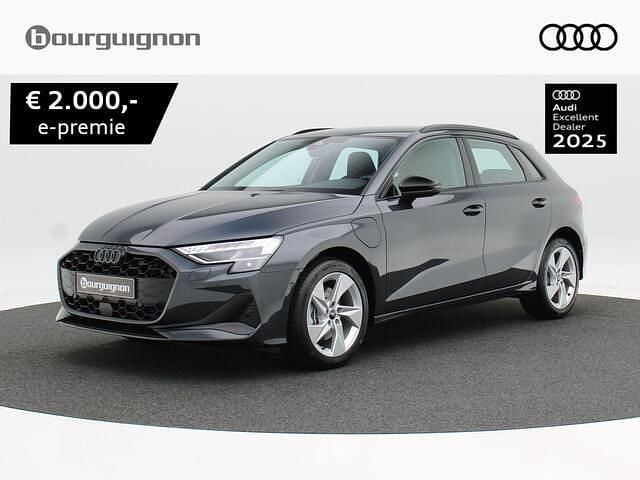 Grijs Nieuw 2025 Audi A3 Sportback Advanced Hatchback | € 47.705 - Afbeelding 1/4
