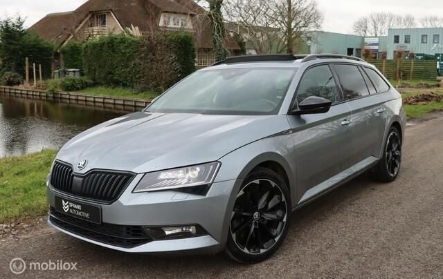 Zilver Gebruikt 2019 Skoda Superb SportLine Stationwagen | € 31.995 (Eerlijke prijs) - Afbeelding 1/4