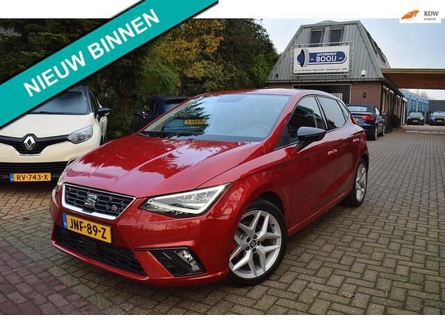 Rood Occasion 2018 Seat Ibiza Business Hatchback | € 14.445 (Eerlijke prijs) - Afbeelding 1/4