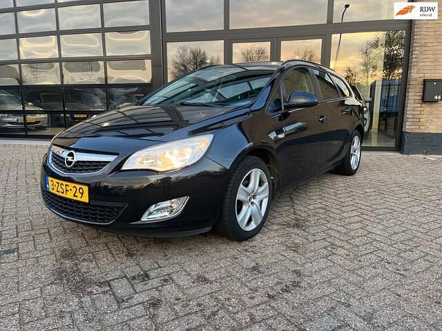 Zwart Gebruikt 2011 Opel Astra Edition Stationwagen | € 2.450 (Goede deal) - Afbeelding 1/4