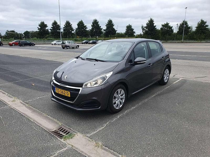 Grijs Gebruikt 2018 Peugeot 208 Active Hatchback | € 6.500 (Goede deal) - Afbeelding 1/4