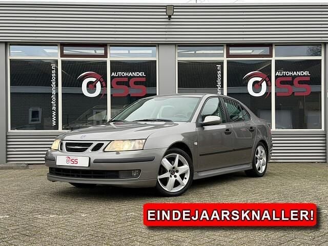 Grijs Occasion 2005 Saab 9-3 Sedan | € 5.349 (Duur) - Afbeelding 1/4