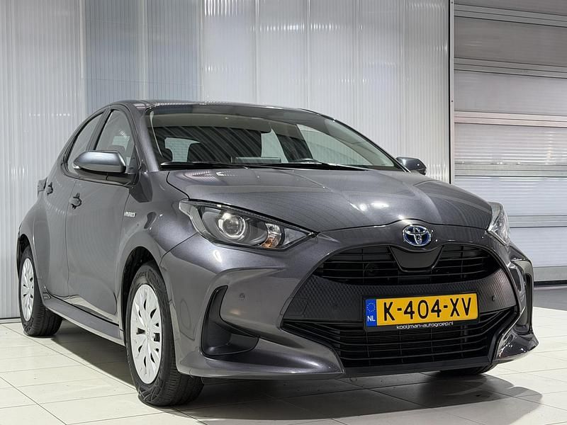 Occasion Toyota Yaris Hybrid Active 116 PK (85 kW) 2021 Grijs Hatchback