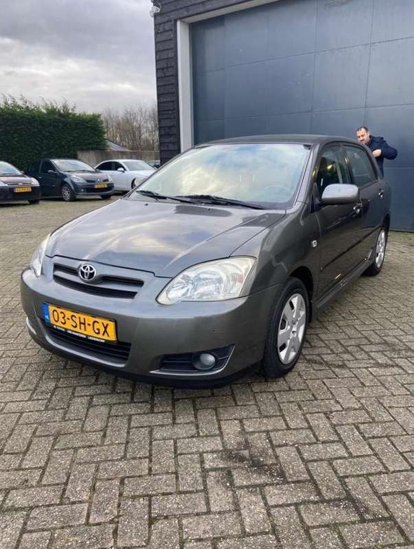 Grijs Gebruikt 2006 Toyota Corolla Hatchback | € 4.000 (Goede deal) - Afbeelding 1/4