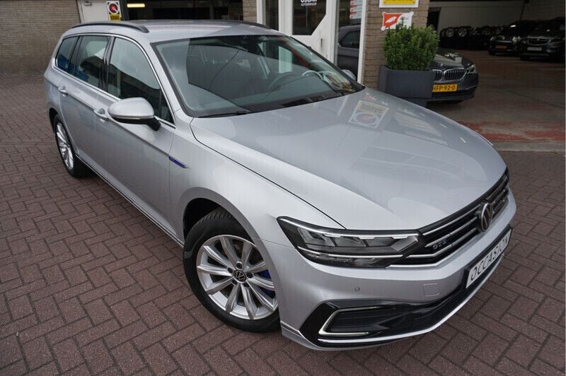 Grijs Gebruikt 2021 VW Passat Business Stationwagen | € 23.285 (Goede deal) - Afbeelding 1/4