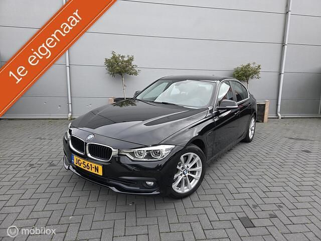 Zwart Gebruikt 2016 BMW 330 Executive Sedan | € 12.999 (Iets duurder) - Afbeelding 1/4
