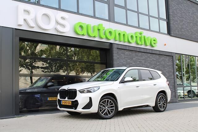 Wit Gebruikt 2022 BMW X1 M Sport SUV | € 39.450 (Duur) - Afbeelding 1/4