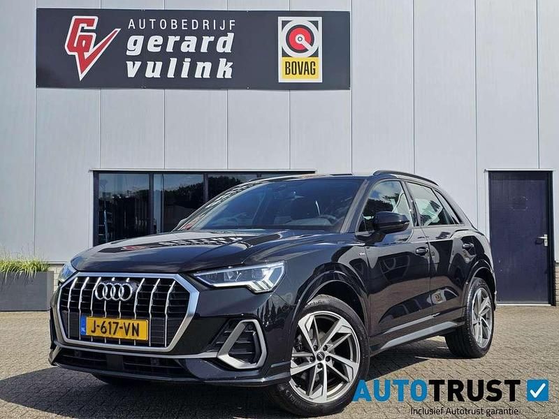 Zwart Gebruikt 2020 Audi Q3 S-Line SUV | € 28.840 (Eerlijke prijs) - Afbeelding 1/4