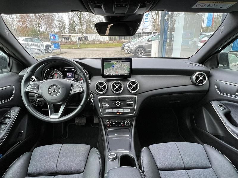 Occasion Mercedes GLA180 Business 123 PK (90 kW) 2019 Zwart SUV
