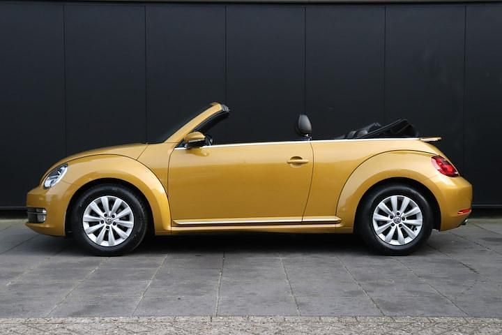 Occasion VW Beetle Cabriolet Exclusive 2016 Geel Cabriolet