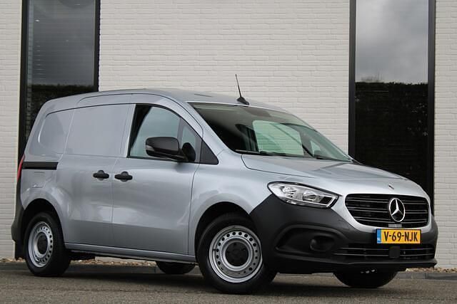 Occasion Mercedes Citan 113 131 PK (96 kW) 2024 Grijs (metallic) Van