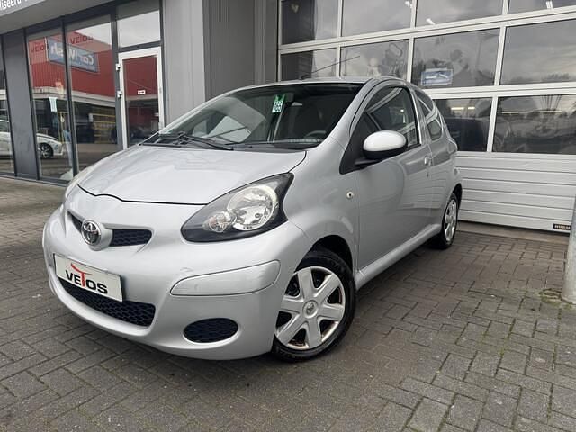 Occasion Toyota Aygo Cool 68 PK (50 kW) 2009 Zilver Hatchback