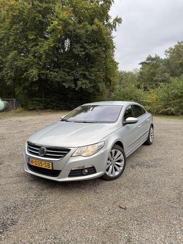 Grijs Gebruikt 2009 VW CC Sedan | € 6.500 (Eerlijke prijs) - Afbeelding 1/4