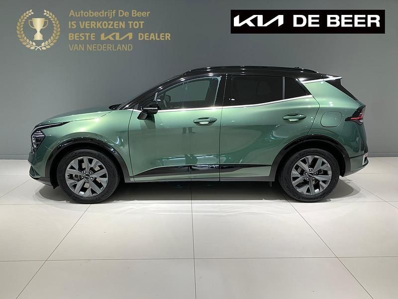 Groen (metallic) Gebruikt 2022 Kia Sportage GT-Line SUV | € 34.995 (Iets duurder) - Afbeelding 1/4