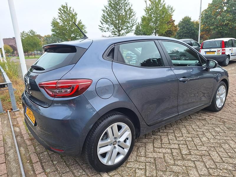 Occasion Renault Clio V Zen 2022 Grijs Hatchback