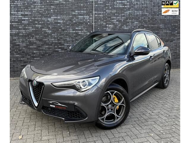 Grijs Gebruikt 2018 Alfa Romeo Stelvio Veloce SUV | € 30.400 (Goede deal) - Afbeelding 1/4