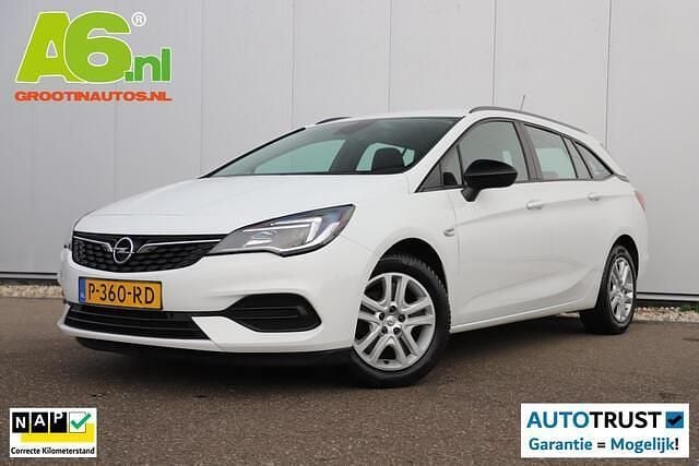 Summit white Gebruikt 2022 Opel Astra Edition Stationwagen | € 12.999 (Super prijs) - Afbeelding 1/4