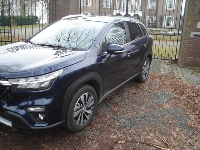 Blauw Gebruikt 2024 Suzuki SX4 S-Cross Style MPV | € 26.995 - Afbeelding 1/4