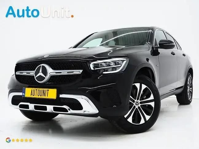 Zwart Gebruikt 2021 Mercedes GLC300e Coupé | € 46.640 (Eerlijke prijs) - Afbeelding 1/4