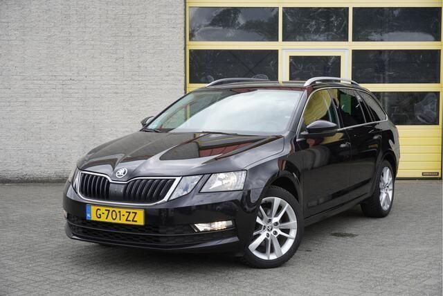 Zwart Gebruikt 2020 Skoda Octavia Business Line Stationwagen | € 15.950 (Goede deal) - Afbeelding 1/4