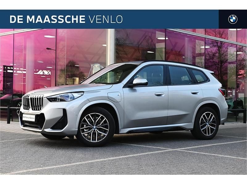 Zilver Occasion 2024 BMW X1 Comfort Edition SUV | € 45.950 (Eerlijke prijs) - Afbeelding 1/4