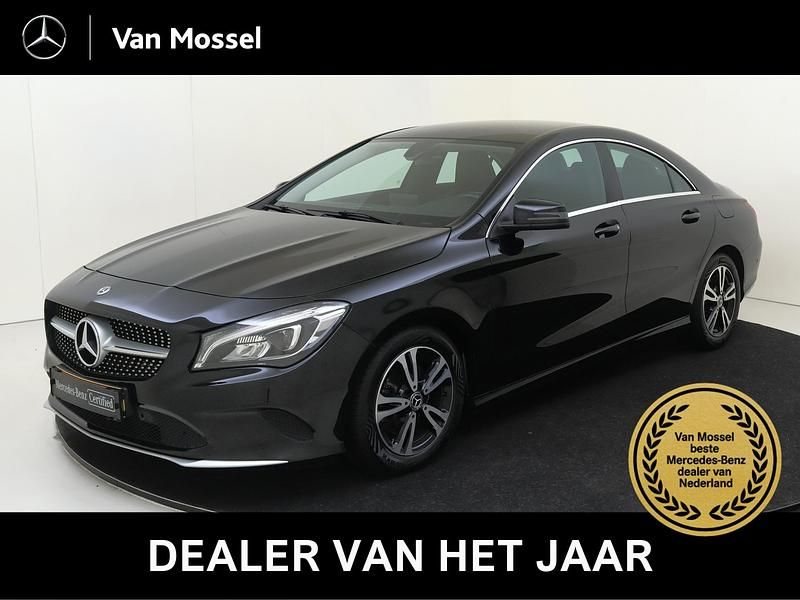 Zwart Occasion 2019 Mercedes CLA180 Ambition Sedan | € 23.940 (Iets duurder) - Afbeelding 1/4