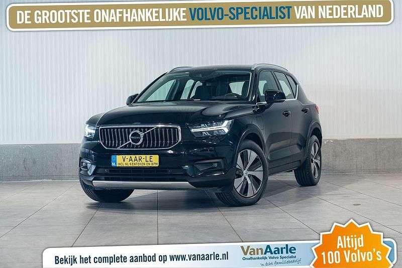 Zwart Gebruikt 2021 Volvo XC40 Inscription SUV | € 28.850 (Super prijs) - Afbeelding 1/3