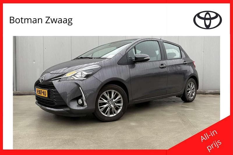 Grijs Occasion 2019 Toyota Yaris Hatchback | € 14.999 (Goede deal) - Afbeelding 1/4