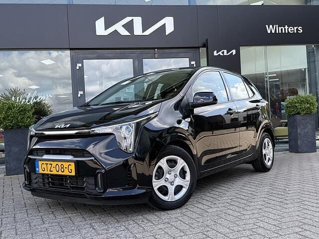 Zwart Gebruikt 2024 Kia Picanto Hatchback | € 17.895 (Eerlijke prijs) - Afbeelding 1/4