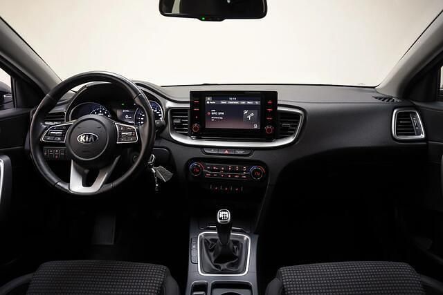 Occasion Kia Ceed 99 PK (72 kW) 2020 Grijs Hatchback