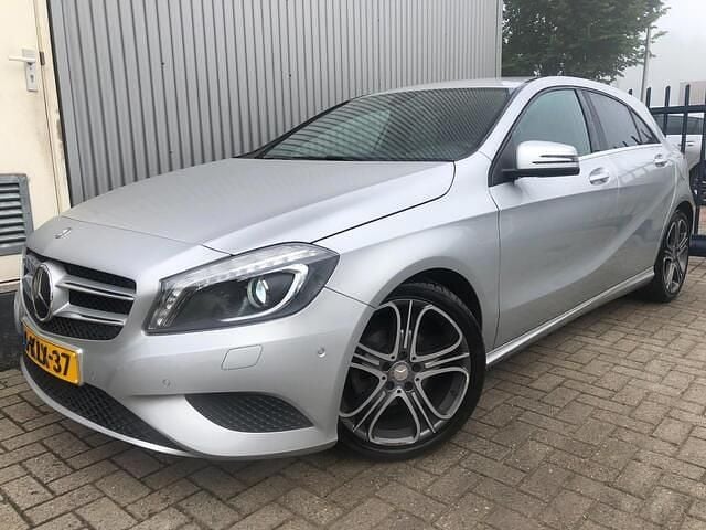 Occasion Mercedes A180 Edition 123 PK (90 kW) 2013 Grijs (metallic) Hatchback