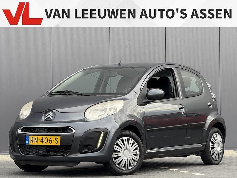 Grijs Gebruikt 2013 Citroën C1 Hatchback | € 2.940 (Eerlijke prijs) - Afbeelding 1/4