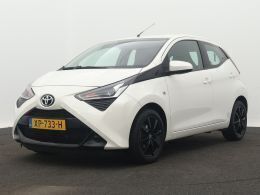 Wit Gebruikt 2019 Toyota Aygo X-play Hatchback | € 11.445 (Eerlijke prijs) - Afbeelding 1/3