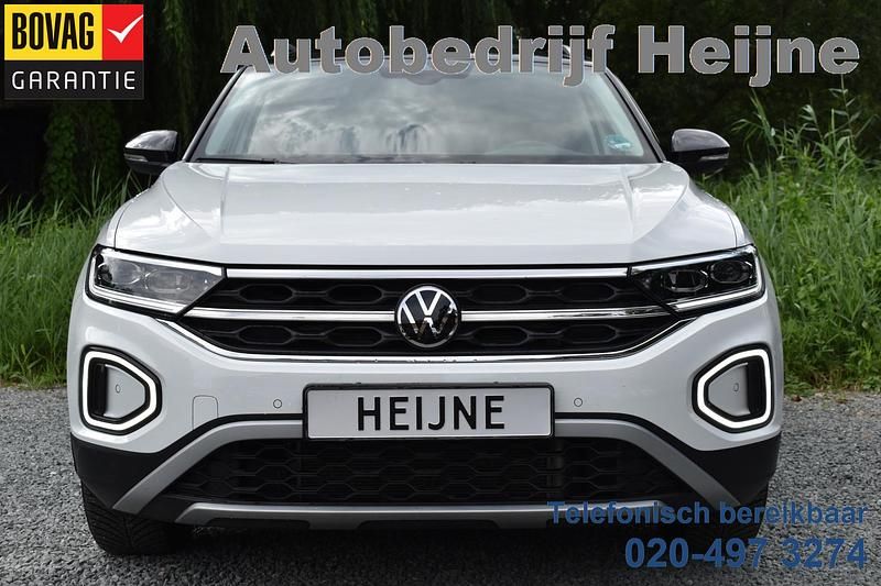 Wit Gebruikt 2024 VW T-Roc Style SUV | € 34.745 (Eerlijke prijs) - Afbeelding 1/4