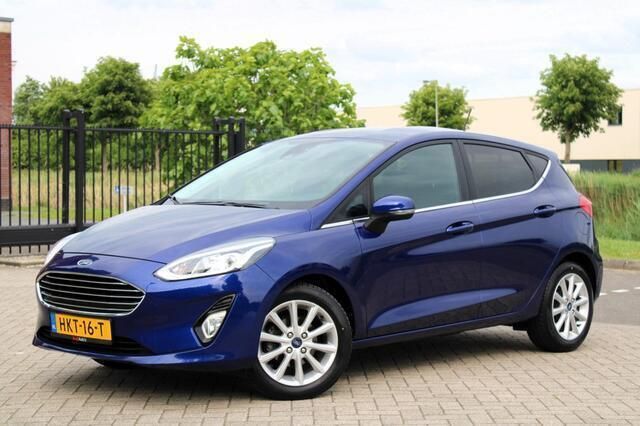 Blauw Gebruikt 2018 Ford Fiesta Titanium Hatchback | € 9.950 (Goede deal) - Afbeelding 1/4