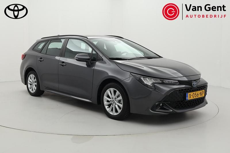 Grijs Occasion 2024 Toyota Corolla Active Stationwagen | € 27.999 (Eerlijke prijs) - Afbeelding 1/4