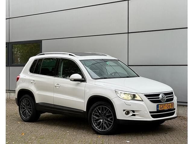 Wit Gebruikt 2010 VW Tiguan Sport SUV | € 6.500 (Eerlijke prijs) - Afbeelding 1/4