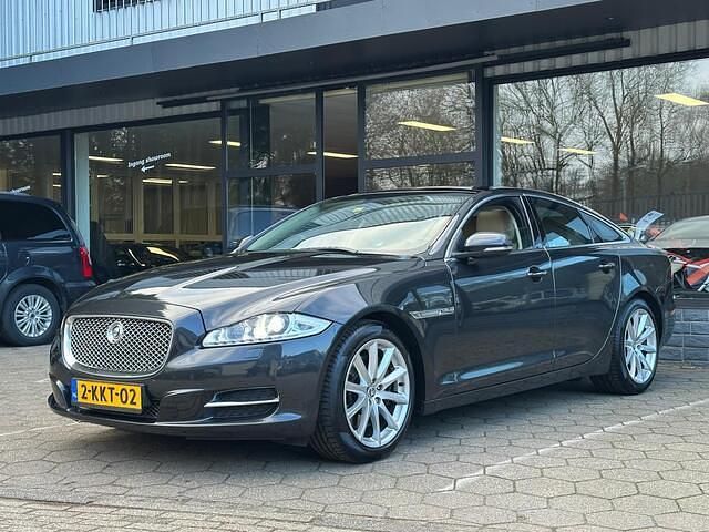 Occasion Jaguar XJ Premium Luxury 275 PK (202 kW) 2012 Grijs (metallic) Sedan