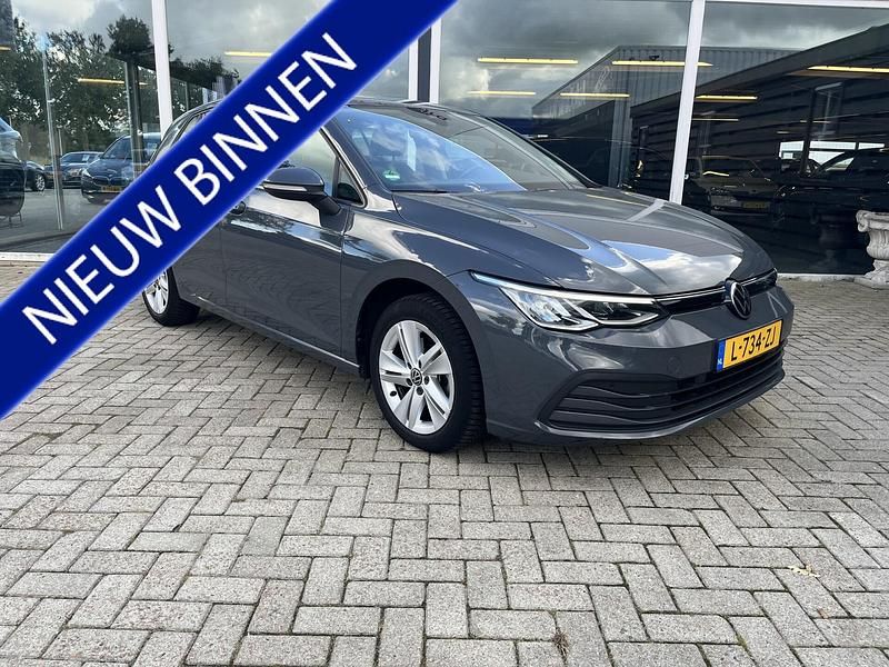 Grijs Occasion 2021 VW Golf VIII Life Hatchback | € 16.950 (Eerlijke prijs) - Afbeelding 1/4