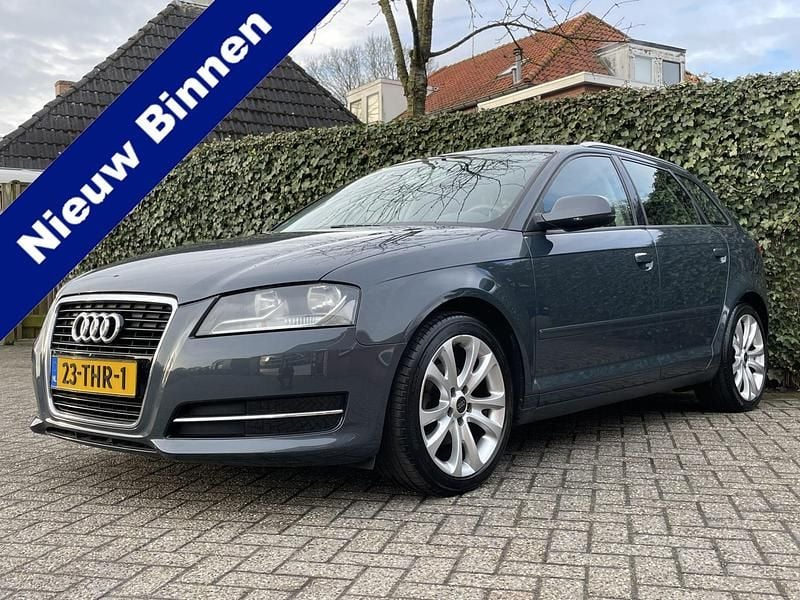 Grijs Occasion 2012 Audi A3 Attraction Hatchback | € 6.950 (Eerlijke prijs) - Afbeelding 1/4