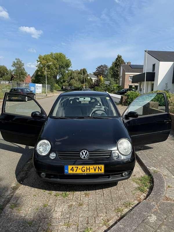 Zwart Occasion 2000 VW Lupo Trendline Hatchback | € 900 (Eerlijke prijs) - Afbeelding 1/4