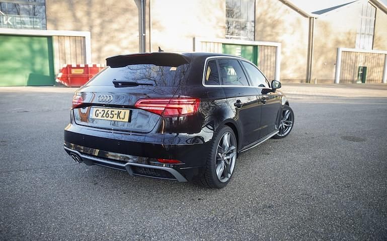 Occasion Audi A3 Sportback Sport 2019 Zwart (metallic) Hatchback